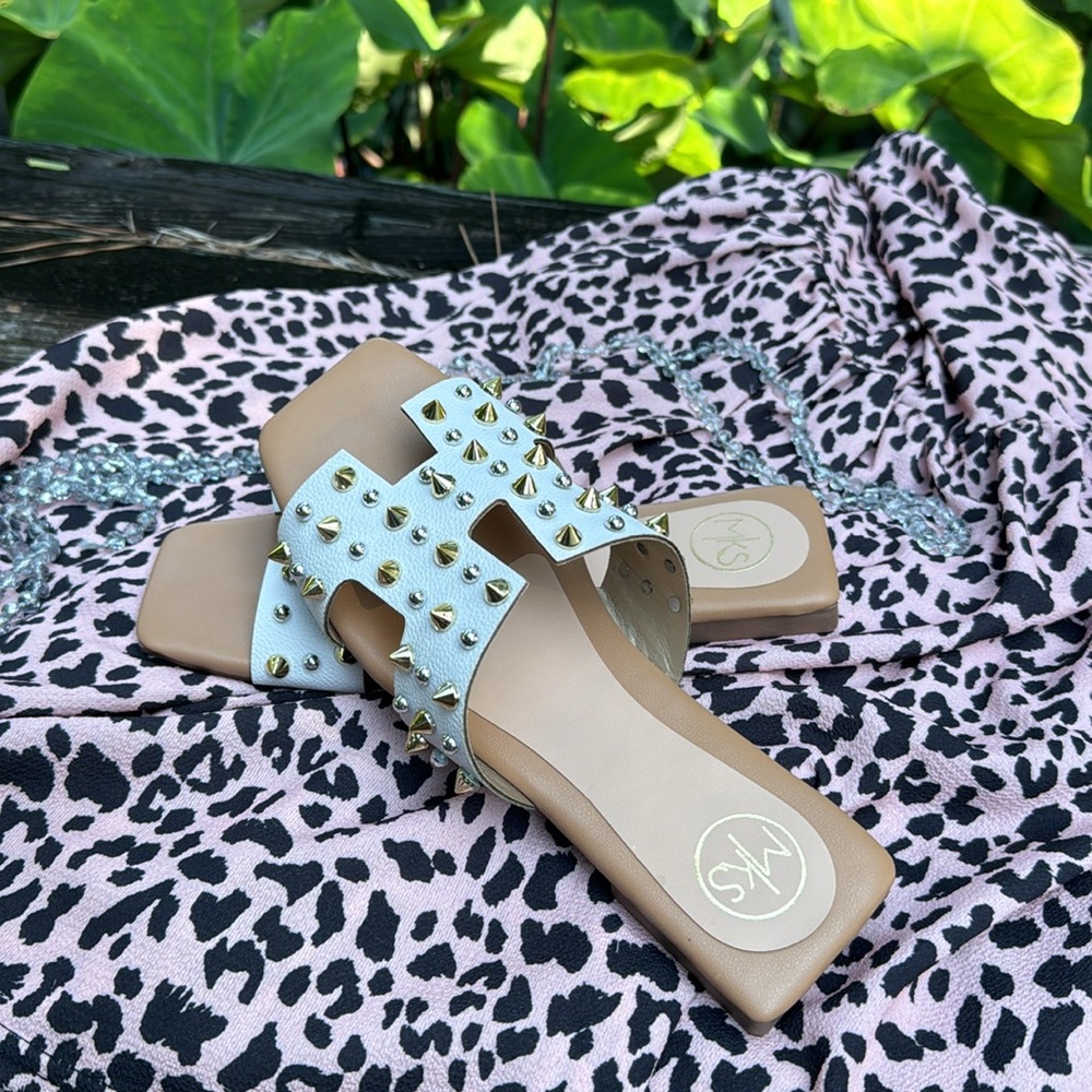 Studded sandals - Picture 2 of 7